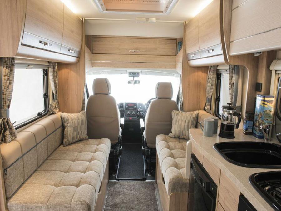 Интерьер Elddis Autoquest 185 2016 года  (фото 4 из 6)